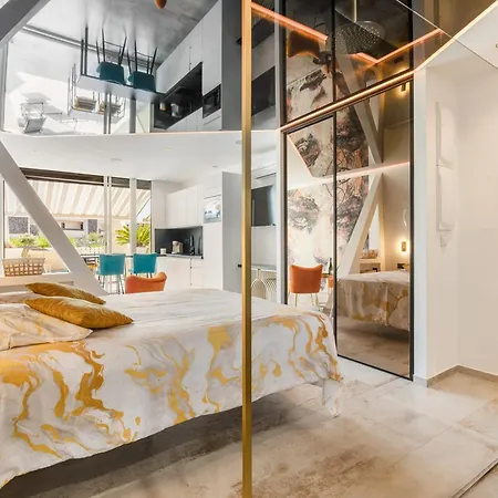 Ambassador Elegance And Comfort Steps From The Naturist Dom wakacyjny