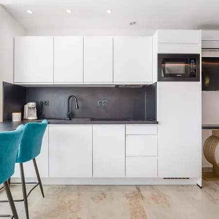 Dom wakacyjny Ambassador Elegance And Comfort Steps From The Naturist *