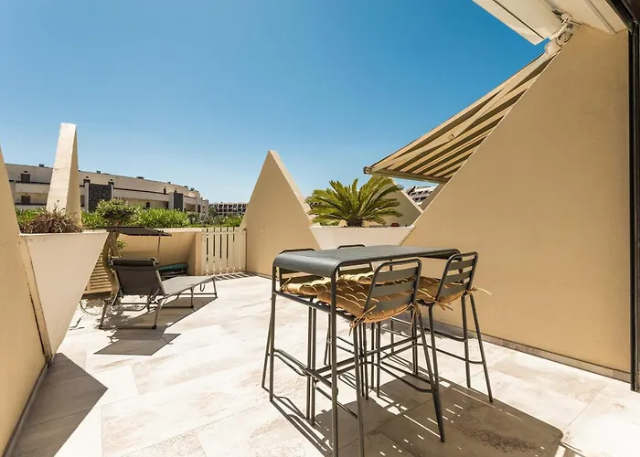 Ambassador Elegance And Comfort Steps From The Naturist * アグド