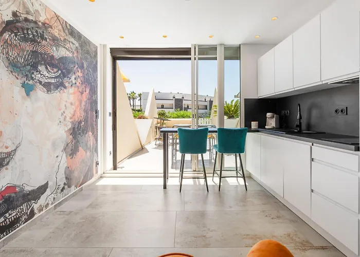 Ambassador Elegance And Comfort Steps From The Naturist * アグド