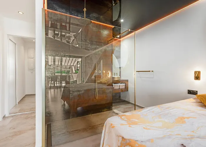 Ambassador Elegance And Comfort Steps From The Naturist 別荘 アグド